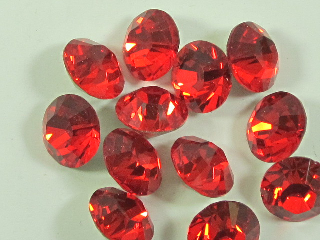 36pcs. 24ss (5.27-5-44mm) LIGHT SIAM (maxima) POINTED BACK PRECIOSA Rhinestones